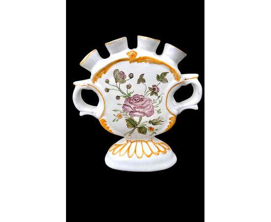 Coppia di vasi tulipaniere in maiolica a decoro floreale.Moustiers.Francia.