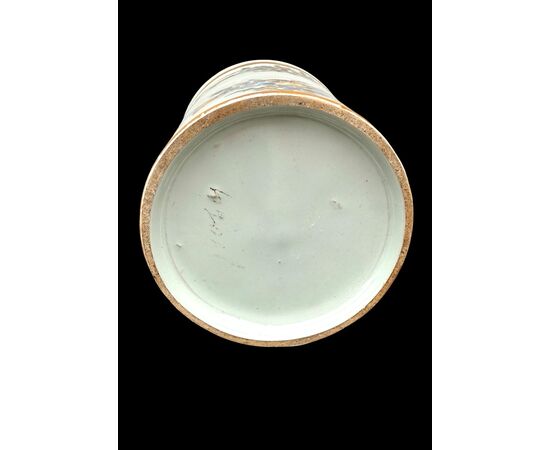 Vaso -scatola con coperchio a decoro floreale.Manifattura di Felice Clerici.Milano
