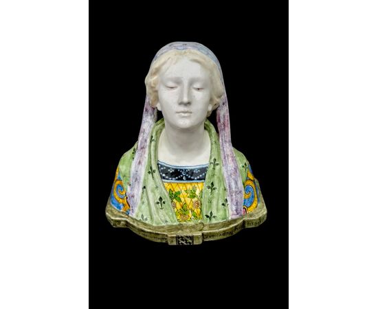 Busto in maiolica raffigurante Francesca.Manifattura Minghetti.Bologna.