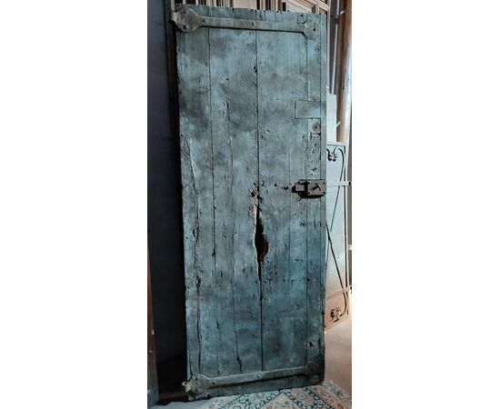 PTCI506 - Walnut entrance door, 18th century, dimensions cm W 91 x H 235