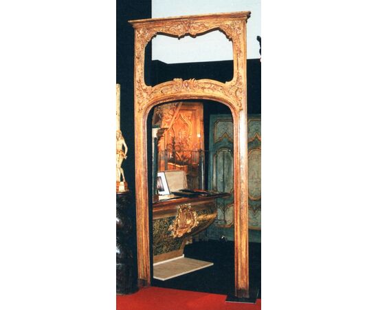 Important pair of 18th century Piedmontese Rococo door frames