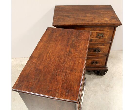 Antique pair of Louis XV walnut bedside tables - Italy 18th century