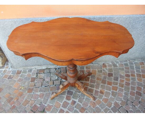 Louis Philippe style 19th century walnut biscuit table