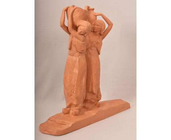 SCULTURE ART DECO IN TERRACOTTA, DONNE CON ANFORA, AMEDEO GENNARELLI, SCULTORE ITALIANO. (STTE98)
