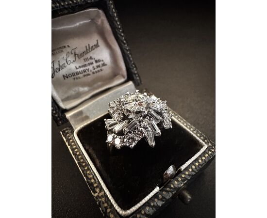 Anello  con  Diamanti  3 ct