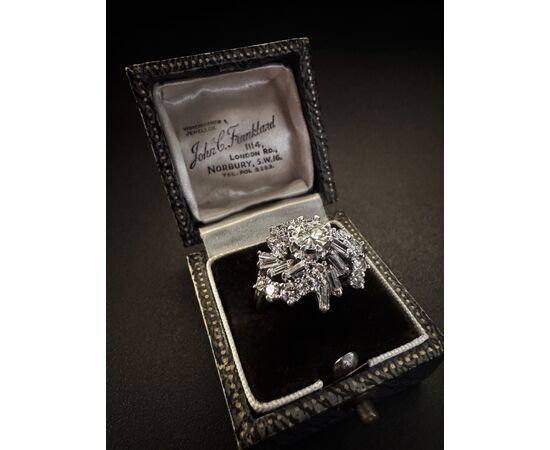 Anello  con  Diamanti  3 ct