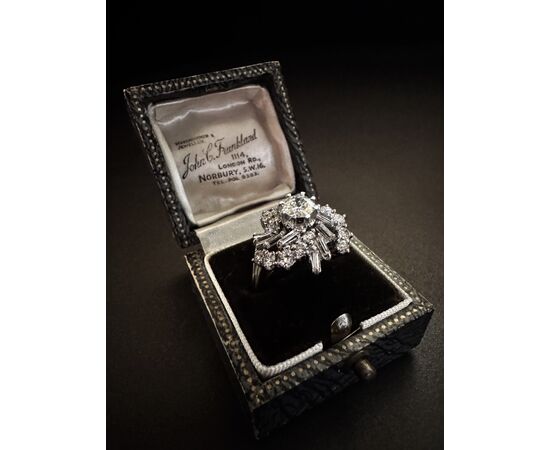 Anello  con  Diamanti  3 ct