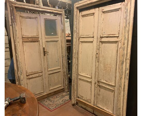 PTS897 - N. 4 Porte antiche laccate, con telaio, epoca '700, luce cm L 108 x H 212