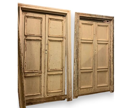 PTS897 - N. 4 Porte antiche laccate, con telaio, epoca '700, luce cm L 108 x H 212