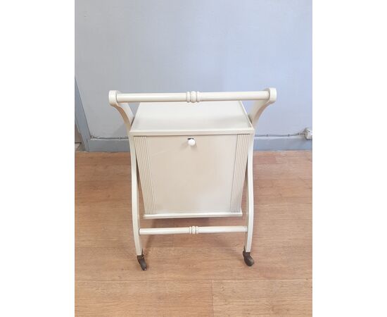 CARRELLO BAR IN LEGNO LACCATO BIANCO CON APERTURA AUTOMATICA ANNI 70