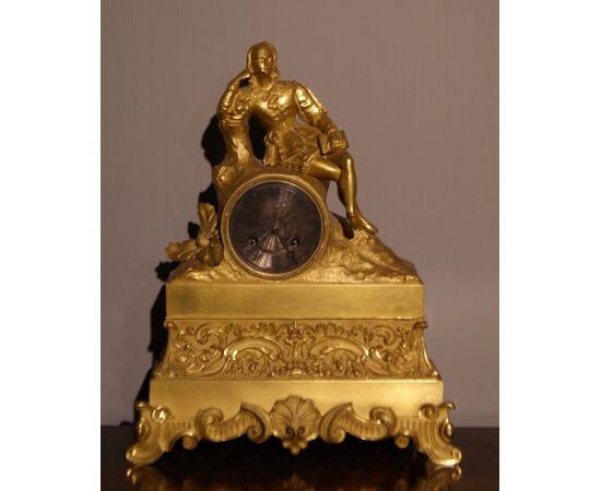 Orologio francese stile Impero del 1800 in bronzo dorato "Pensatore"