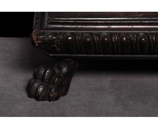 Cassapanca italiana del 1800 stile rinascimento in noce