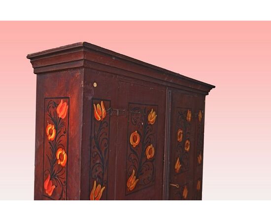 Bellissimo armadio tirolese del 1800 dipinto con fiori