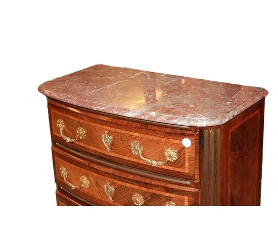 Piccolo cassettone comoncino francese Stile Reggenza con 4 cassetti piano in marmo e bronzi dorati