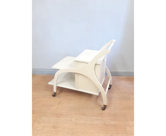 CARRELLO BAR IN LEGNO LACCATO BIANCO CON APERTURA AUTOMATICA ANNI 70