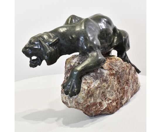 ANTICHE SCULTURE IN BRONZO, GRANDE LEONESSA, GIACOMO MERCULIANO, ART DECO, XX SECOLO. (STB103)