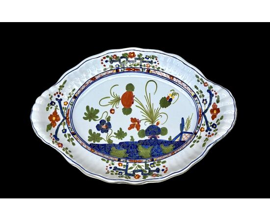 Zuppiera in maiolica con decoro al’garofano’.C.A.C.F . Faenza.