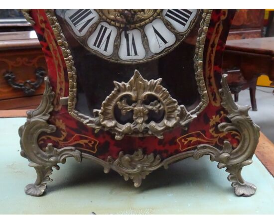 Orologio da tavolo Boulle in bronzo finemente cesellato prima metà 1900 Francia