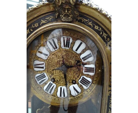 Orologio da tavolo Boulle in bronzo finemente cesellato 1874 Francia