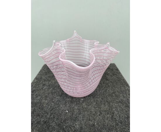 Handkerchief vase in milky and pink filigree glass.Murano.     
