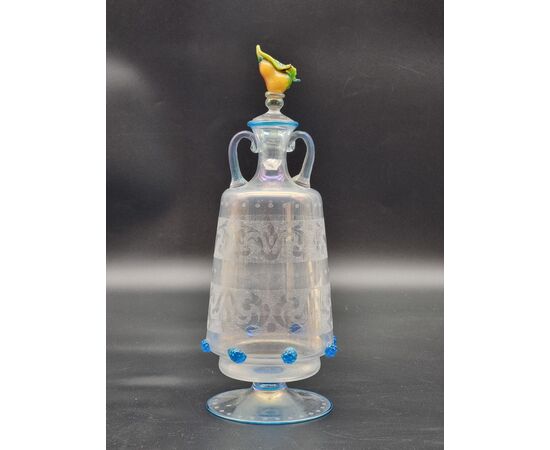 Vaso veneziano in vetro soffiato inciso e iridescente Murano, fine XIX – inizi XX sec.