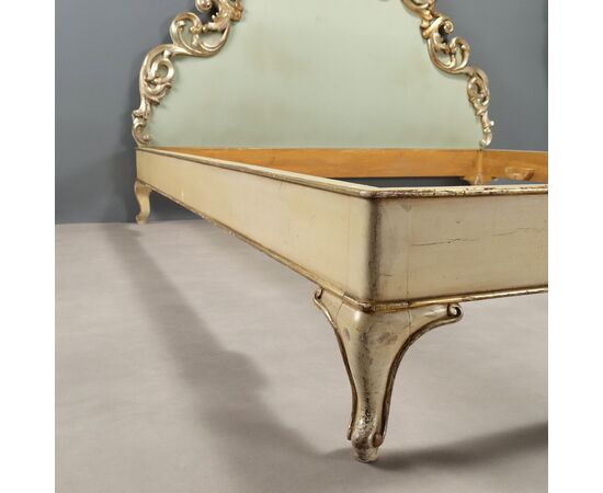 Letto Matrimoniale in Legno Laccato Italia XX Secolo