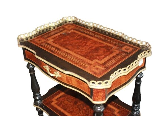 Etagere Tavolino con Ripiani e Cassetto Stile Napoleone III del 1800