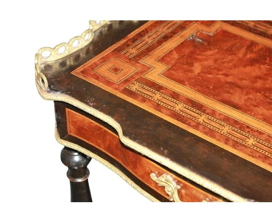 Etagere Tavolino con Ripiani e Cassetto Stile Napoleone III del 1800