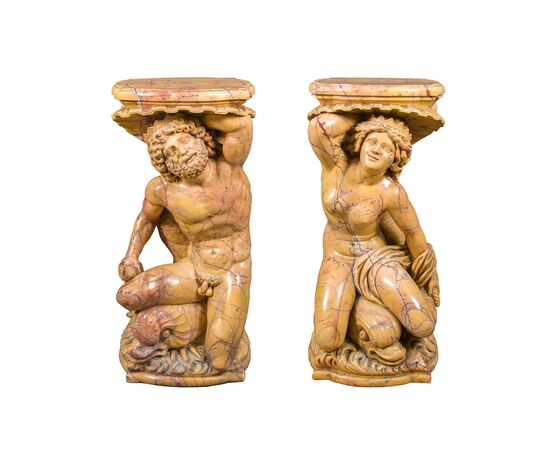Coppia di sculture reggi-vaso in marmo giallo - Poseidone e Anfitrite. Italia, XIX-XX secolo.