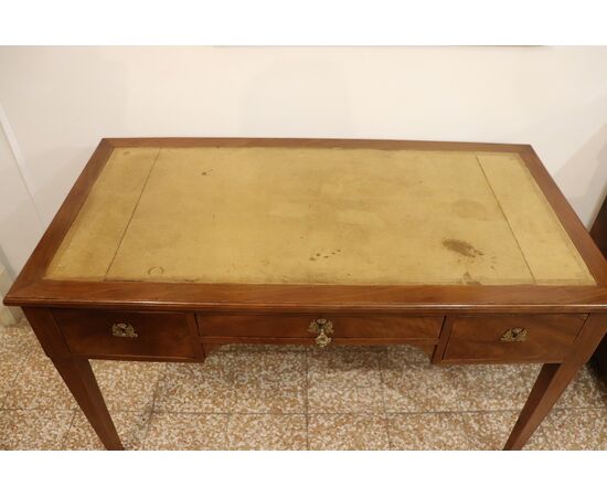 Scrivania Luigi XVI in noce secolo XVIII PREZZO TRATTABILE