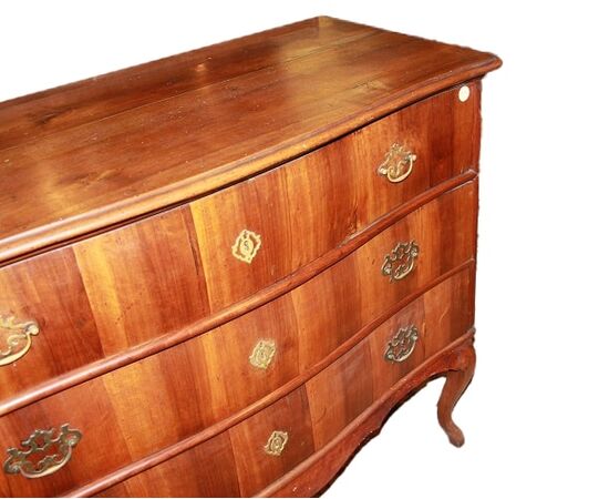 Comò veneto di fine 1700 in legno di noce stile Luigi XV