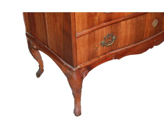 Comò veneto di fine 1700 in legno di noce stile Luigi XV