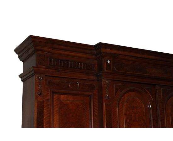 Grande Credenza doppio corpo Francese stile Luigi Filippo della prima metà del 1800