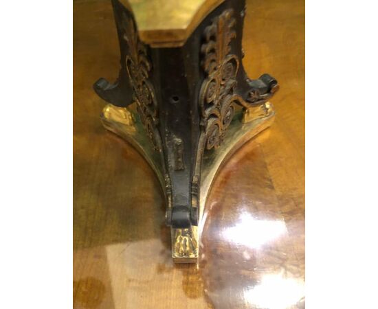 Coppia di candelabri in bronzo