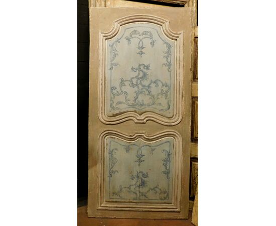 ptl383 lacquered door with shaped panels, meas. h cm 211 x 102 width.     