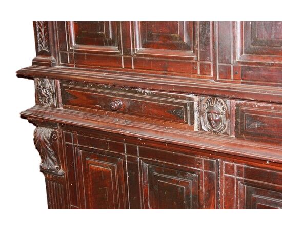 Maestosa credenza italiana del 1500 Rinascimento in legno di noce con Bambocci
