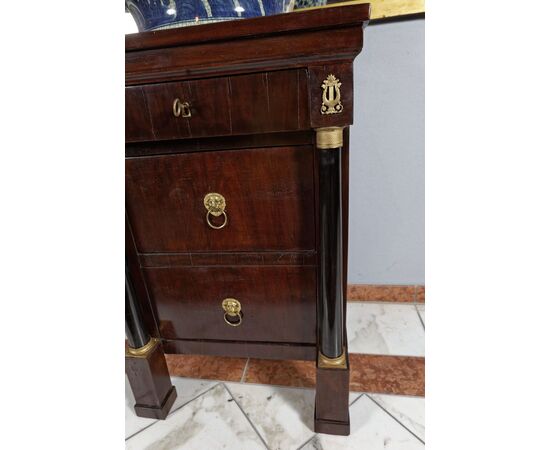 Coppia di commodini, epoca Empero