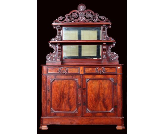 Piattaia belga del 1800 stile Luigi Filippo in mogano e piuma di mogano con intagli