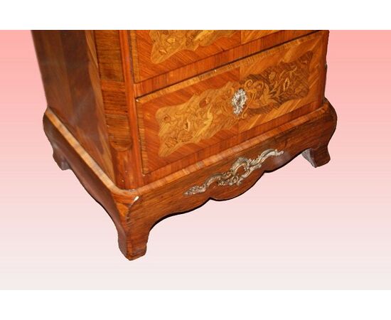 Piccolo settimino a 5 cassetti Francese stile Transizione del 1800 intarsiato con marmo e bronzi