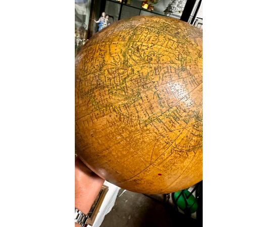 Mappamondo realizzato da A. Minelli per Antonio Vallardi Editore, anni '30