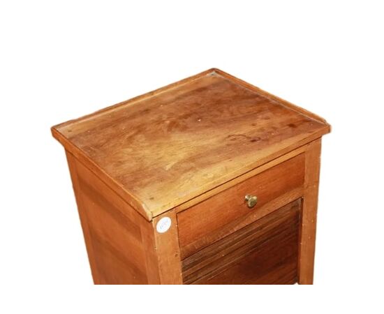 Mobiletto comodino francese stile Luigi XVI del 1800 in legno di noce con serrandina