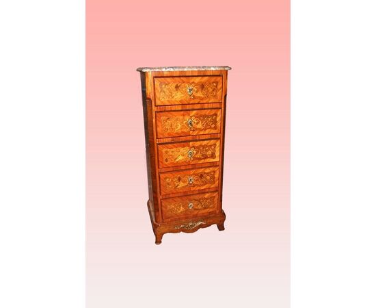 Piccolo settimino a 5 cassetti Francese stile Transizione del 1800 intarsiato con marmo e bronzi