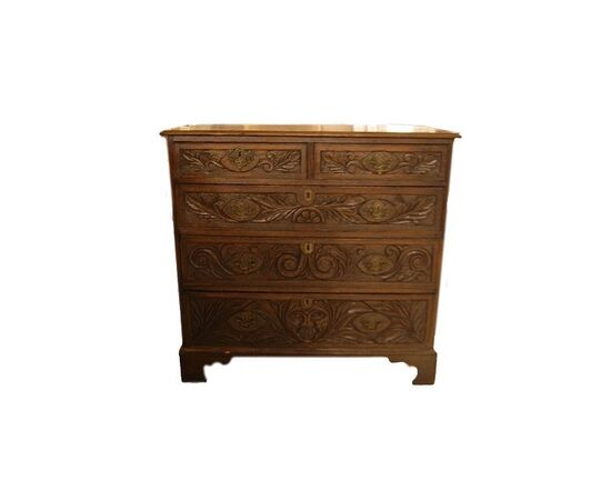 Comoncino stile Tudor scozzese del 1800 riccamente intagliato