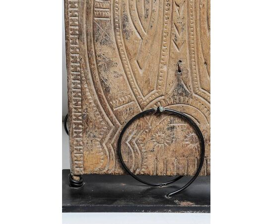Primitive Door from Borneo: as a modern sculpture - M/251