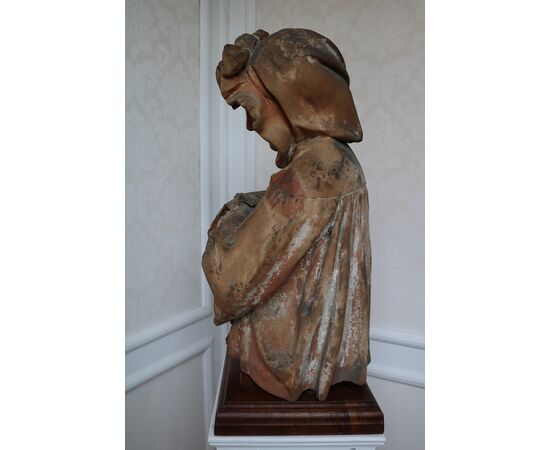 Busto, "Dama con cuffia"