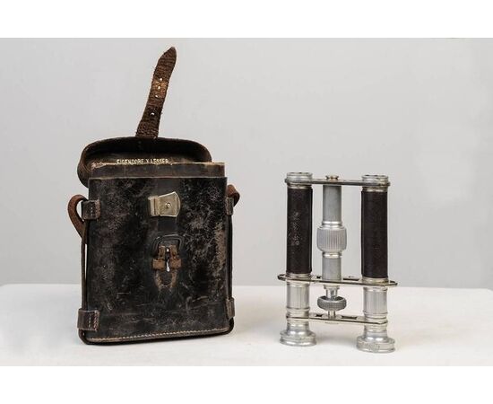 Binoculars in their original case - O/740