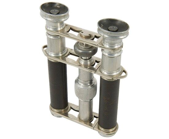 Binoculars in their original case - O/740