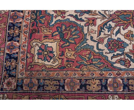 Antique large KIRMAN RAVAR with light background - no. 375