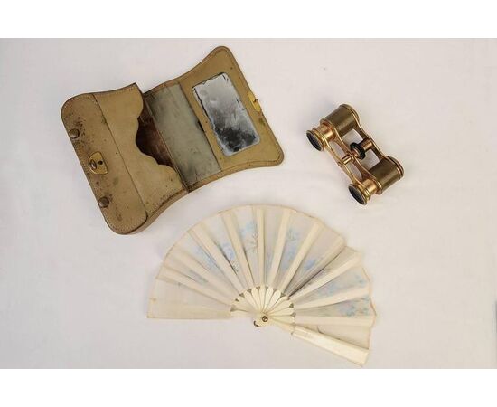 Elegant French theater set - O/431