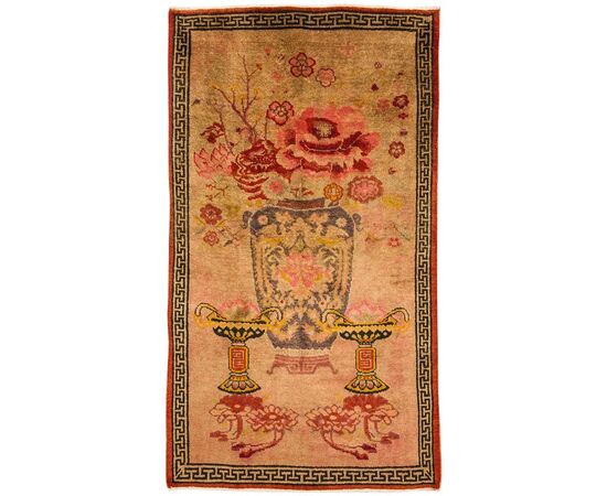 Unique Sinkiang rug with large vase - n.1229